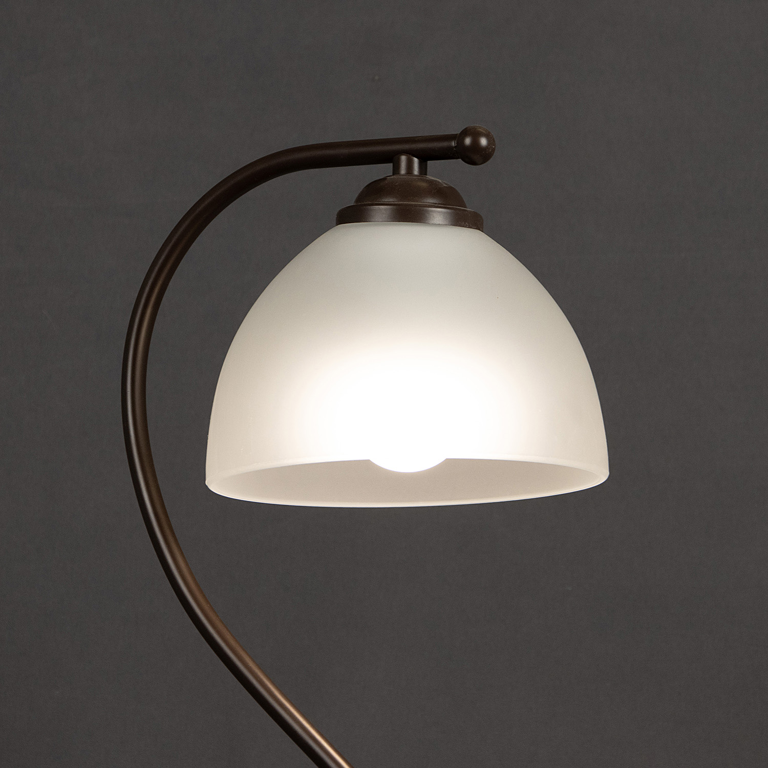 Лампа настольная 15017/1T CF WT  Е27 40Вт S=2м2 *1 Лампа настольная 15017/1T CF WT  Е27 40Вт S=2м2 *1