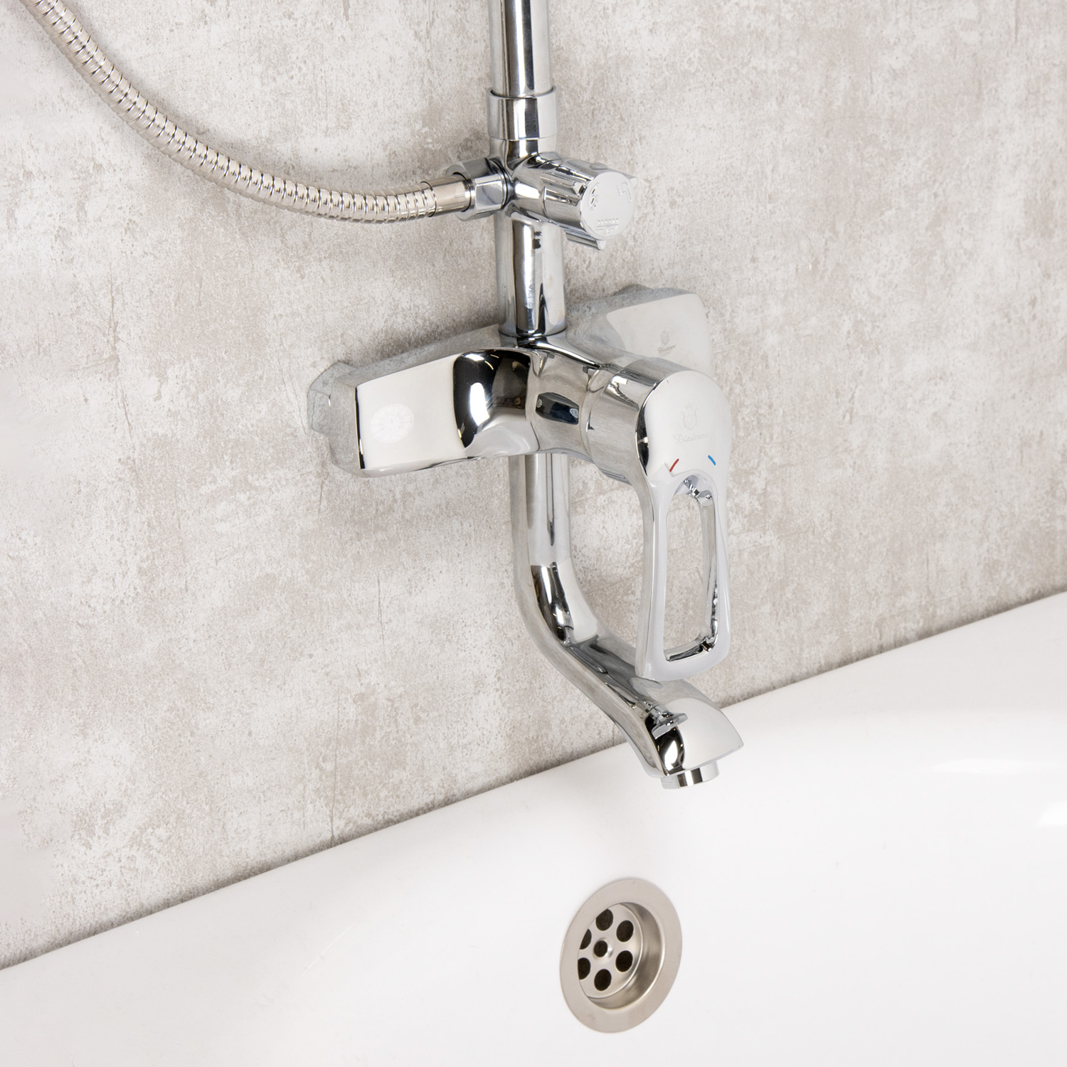 Смеситель д/ванны со стойкой для душа + ручной и тропич. душ Diadonna D80-335122 *1/4