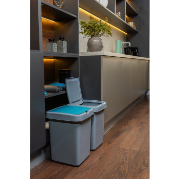 Контейнер д/мусора пластм. с откидной+"плавающей" крышкой 25л "Step" Небесн.SV4242НБС"Spin Clea"*1/4